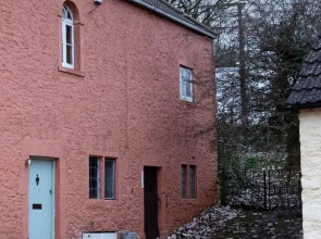 Beautiful old cottage sleeps 6 near Bath