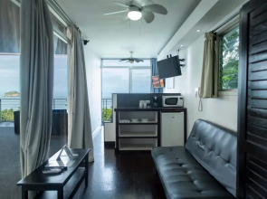 El Faro Containers Beach Hotel
