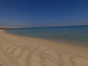 شاليه فرش فندقي بقرية بالميرا بيتش العين السخنه