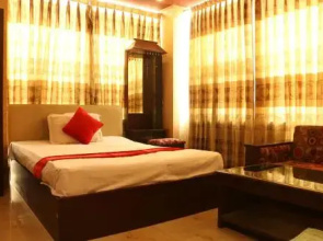 78 Firoza Inn
