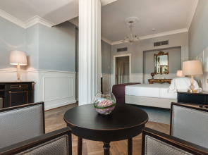 Plaza Hotel Lucchesi