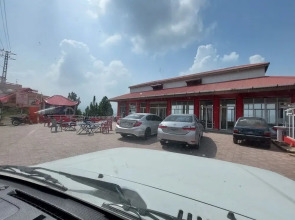 Red Rose Hotel & restaurent