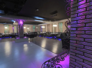 Отель Zargaron Plaza