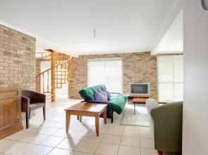 33 Esprit Drive - Rainbow Shores, Style, Comfort and Relaxation, Pets Welcome, Pool