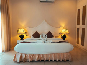 Villa Raya Private Pool Villas Resort