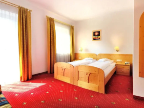 Hotel Dolomiten