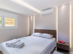 Seashore Stream Suites