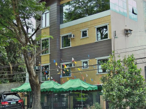 D'Narra Hotel and Restobar