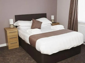 The Davron Hotel