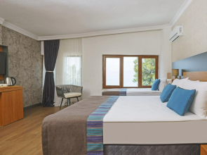 Qinn Hotel
