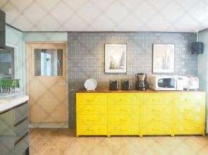 Yellow Guesthouse