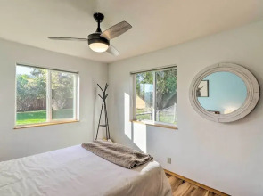 Lakeside Home w/ Beach ~ 14 Mi to Ski Area!