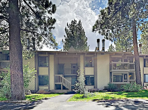 Amenity-rich W/ Hot Tub - Near Ski Area 2 Bedroom Condo