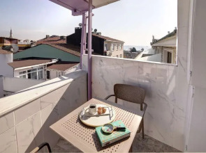 Seven Roses Apart Hotel