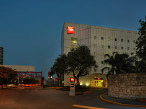 ibis Monterrey Valle