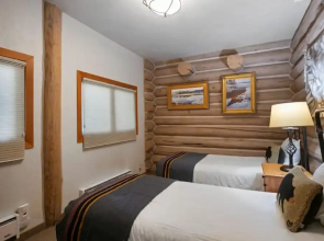 Pine Inn 9 - Two Bedroom with Spa Trail's End Lodge 2 Condo