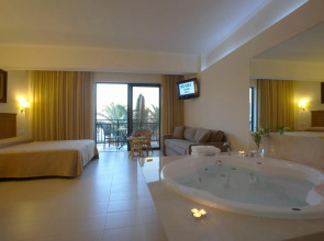 Atlantis Beach Hotel