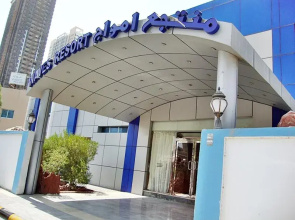 OYO 366 Waves Hotel