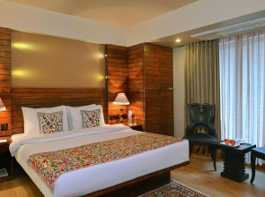 R K Sarovar Portico Hotel