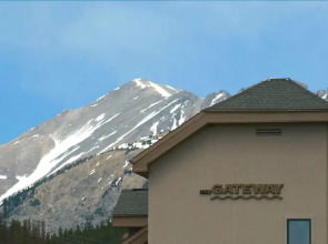 Gateway Lodge 5016
