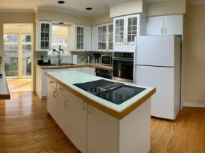 Waterfront Cottage 4 BD by GLOBALSTAY