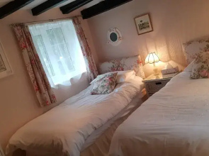 Holly House Bed & Breakfast