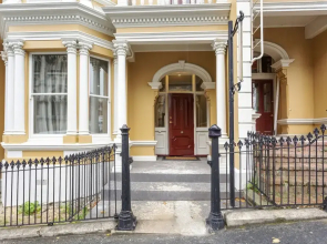 Character on Stuart St