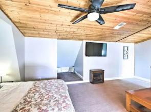 1 Mi to Nau: High-country Home w/ Gorgeous Views!