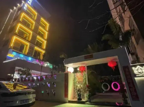 No.1 Courtyard Homestay (Lingshui Middle School HSBC Plaza)