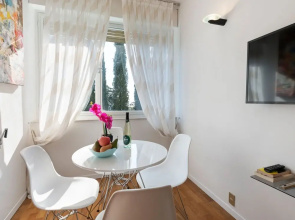 Pleasant Holiday Home in Gardone Riviera With Swimming Pool