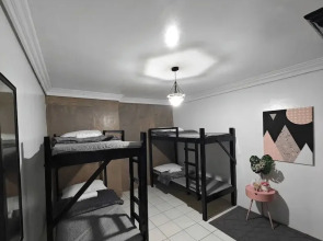 Luxhomme Guesthouse With Balcony