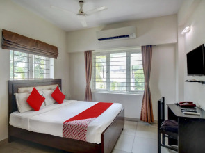 OYO Flagship 73611 Home Tree Service Apartment