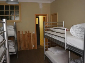 ES Hostel