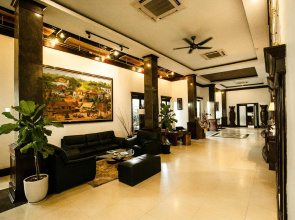 Seasons Riverside Hotel