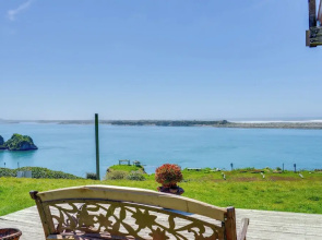 Smith River Home w/ Boat Launch & Ocean Views