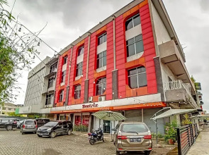 OYO Flagship 90759 Beatrix Apartment