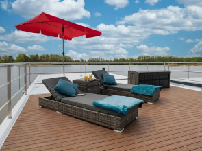 Havel Houseboat Serenity