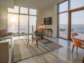 Th8 Palm Dubai Beach Resort, Vignette Collection, by IHG