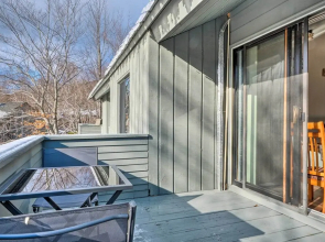 Lincoln Escape w/ Deck: 1 Mi to Loon Mountain!