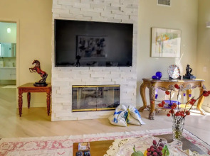 Tennis, Golf & Pools: Lovely Palm Desert Condo!