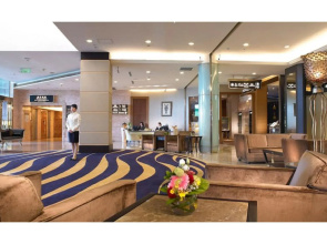 85 Sky Tower Hotel