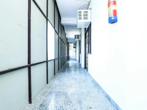 OYO 29565 Ra Felicity Inn