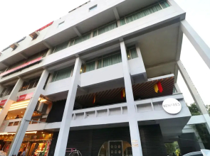 Capital O 2199 The Toy Hotel