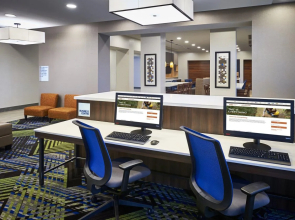 Holiday Inn Express & Suites Niagara On The Lake