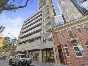 A Spacious 2BR Apt Near Melbourne Central