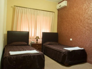 Black Iris Hotel