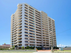 Breakers North Absolute Beachfront Apartments