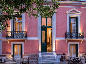Nafsimedon Hotel