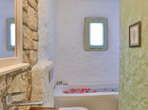 Palas Alacati - Adults Only