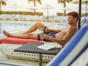 Отель Yas Plaza Circuit